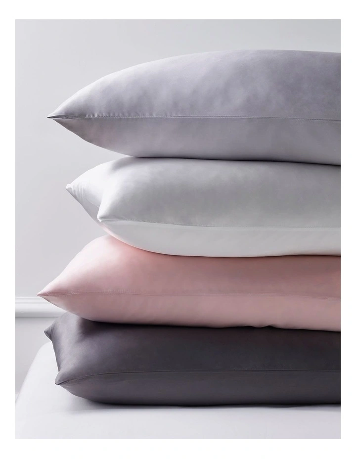 Heritage Luxe Silk Pillowcase In Blush 4 Heritage Luxe Silk Pillowcase In Blush - Image 2