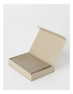 Heritage Luxe Silk Pillowcase In Champagne 9 Heritage Luxe Silk Pillowcase In Champagne -Bedding Shop 653987980 836275510 4 720x928