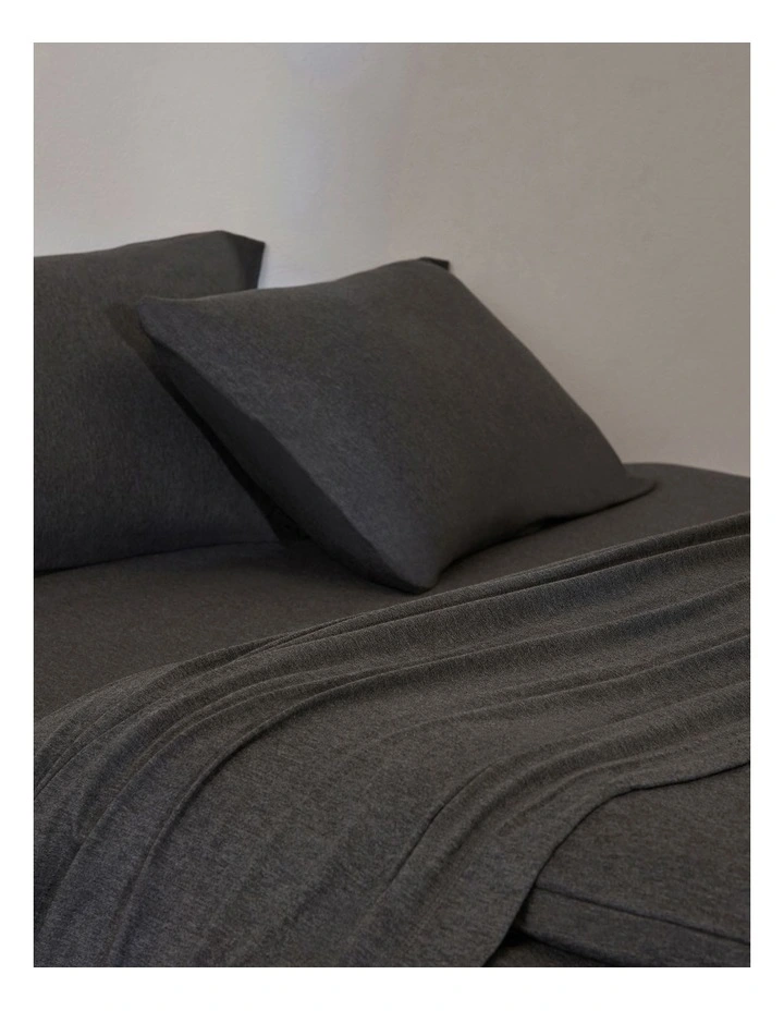 Calvin Klein Modern Cotton Harrison Quilt Cover In Charcoal 5 Calvin Klein Modern Cotton Harrison Quilt Cover In Charcoal - Image 3