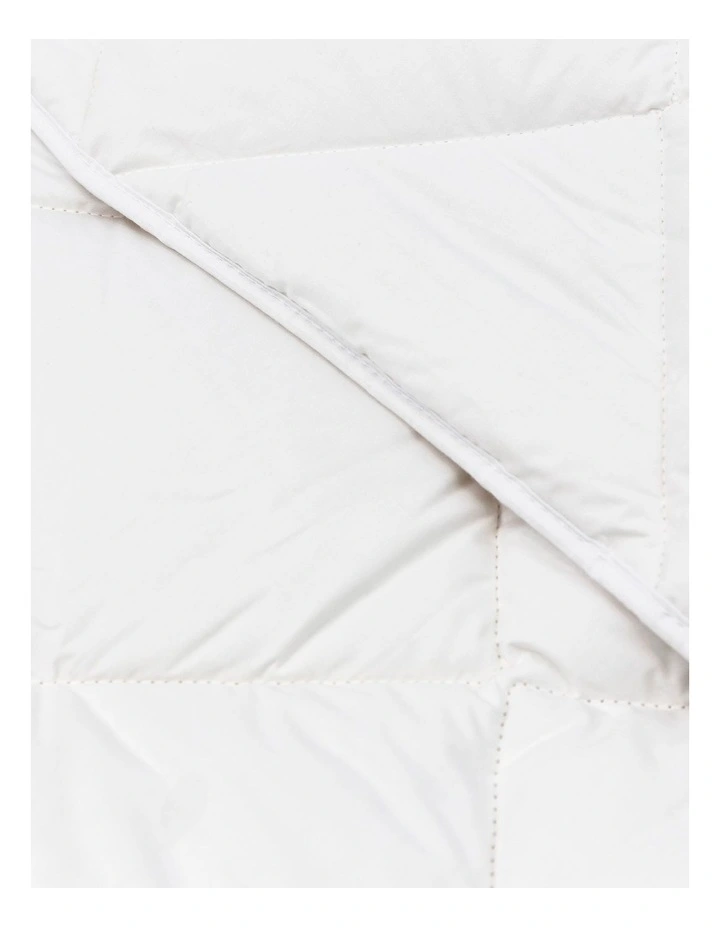 Homestead Australian Super Washable Wool With Organic Cotton Cover All Seasons Quilt 4 Homestead Australian Super Washable Wool With Organic Cotton Cover All Seasons Quilt - Image 2